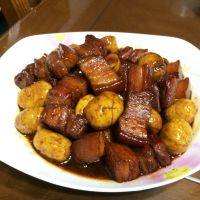 诱人的栗子红烧肉