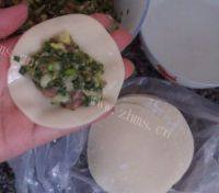 香气逼人的韭菜猪肉水饺做法图解9)