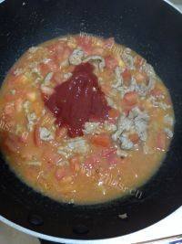 经典美味番茄肉酱意大利面做法图解7)