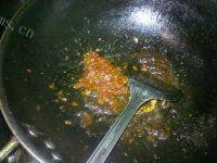 食欲满满的蒜香回锅肉做法图解7)
