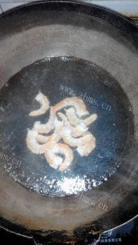 自己做的鲜虾披萨做法图解3)