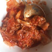 鲜美可口的辣白菜炒饭做法图解2)