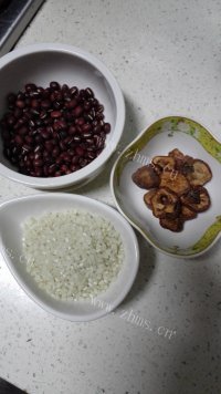 美味红豆山楂米糊做法图解1)