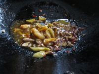 好吃的榨菜肉丝面做法图解3)