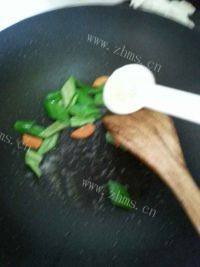 鸡胸肉炒青椒做法图解5)