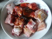 家常菜南瓜粉蒸排骨做法图解3)