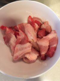 家常菜蘑菇炒肉做法图解3)
