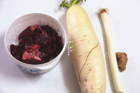 特色菜萝卜牛腩做法图解1)