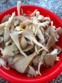 家常菜蘑菇肉片做法图解1)