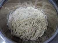 孜然炒面做法图解4)