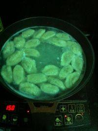 营养丰富的芹菜猪肉水饺