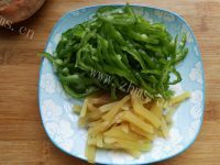 家常菜青椒榨菜肉丝做法图解3)