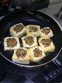 香气浓郁的酿豆腐做法图解3)