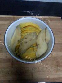 味道不错的薯香红豆饼做法图解3)