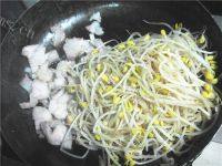 家常菜黄豆芽炒肉片做法图解5)