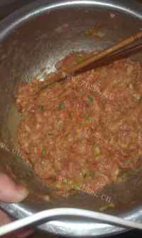 色香味俱全的肉饼做法图解3)