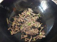 家常菜肉丝蒜薹做法图解6)