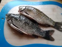 好吃的电饼铛烤鲫鱼做法图解2)