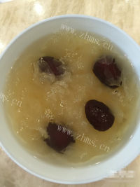 美味的红枣银耳汤做法图解3)