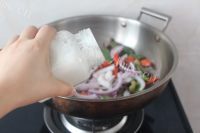 美味的黑椒牛肉做法图解10)