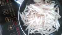 家常菜杏鲍菇炒肉丝做法图解12)