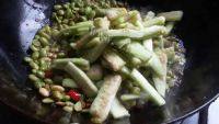 家常菜毛豆烧茄子做法图解8)