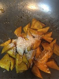 自制焦糖红薯做法图解8)