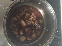 家常菜排骨炖土豆做法图解6)