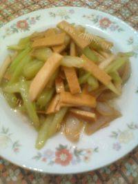 家常菜芹菜豆干