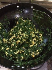 美味的韭菜鸡蛋菜卷做法图解7)
