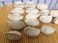 自己做的芹菜肉饺子做法图解11)