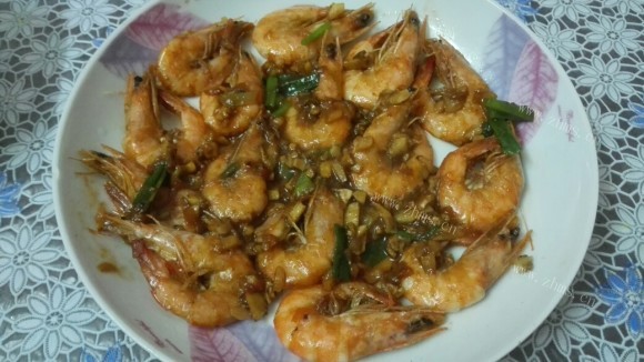 回味无穷的油焖大虾
