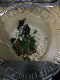 美味的香菇鸡肉馄饨做法图解9)
