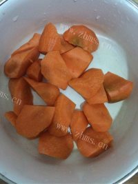 最爱的蒜苔鸡肉块做法图解2)