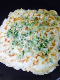 家常千层葱花饼做法图解9)