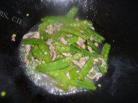 家常菜荷兰豆炒肉丝做法图解7)