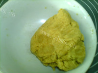 好吃的韭菜豆面玉米饼做法图解6)