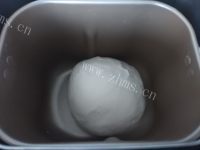 自制豆沙小餐包做法图解3)