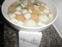 美味的豆腐丸子汤