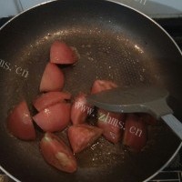 热腾腾的番茄蛋汤的做法图解三