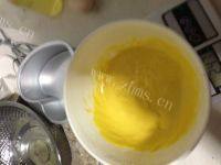 口舌生香的6寸戚风蛋糕做法图解5)