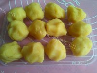 自制抹茶冰皮月饼做法图解8)