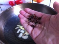 家常菜辣子鸡做法图解9)