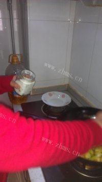 美味的肉丝蒜苗做法图解11)