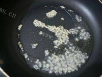 美味的腊肠土豆焖饭做法图解4)