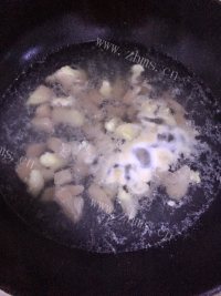 美味的牛肉柿子汤做法图解2)