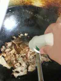 DIY孜然肉片做法图解4)