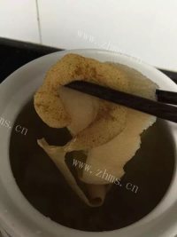 甜甜的薏米雪梨银耳汤做法图解4)