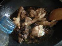 常吃不腻的鸡肉炖土豆做法图解6)