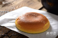 美味的蓝莓奶油电饭煲蛋糕做法图解8)